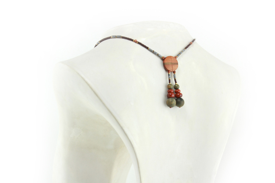 Collier tribal artisanal en bois de Palo Santo & pierres naturelles de Jaspe