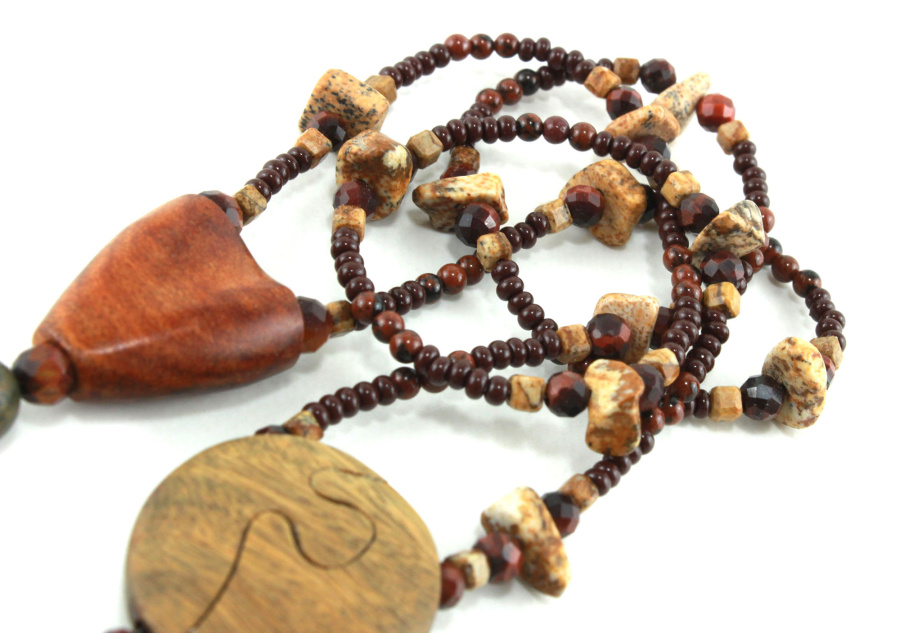 Collier Feuille d’automne en bois de Palo Santo