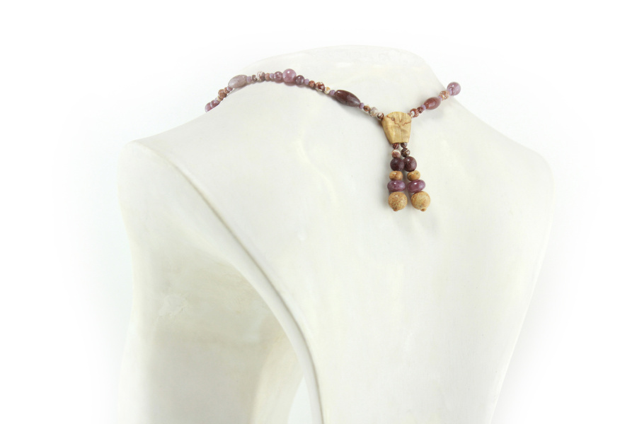 Collare imperiale artigianale in legno intagliato