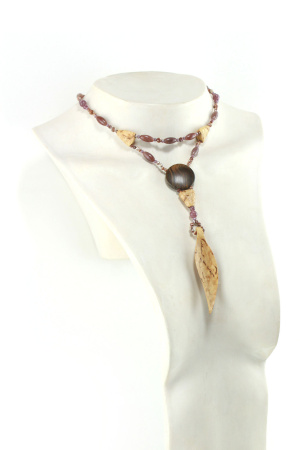 Collier Impérial artisanal en bois sculpté