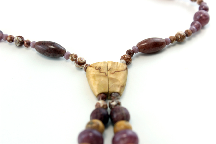 Collier haute couture en bois sculpté