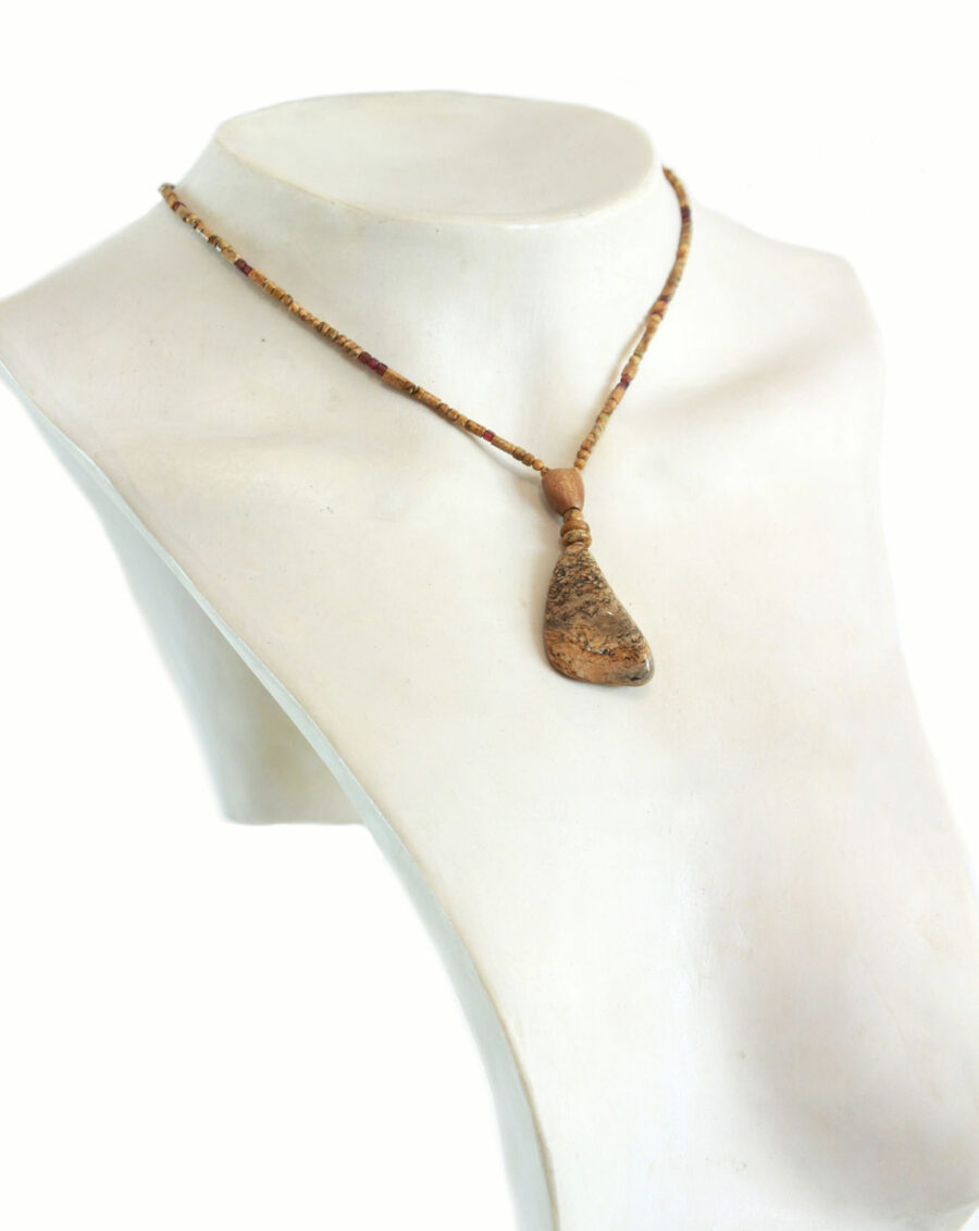 Collier Jaspe & Grenat en bois exotique
