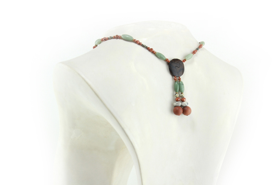 Collier choker ethnique en bois & perles