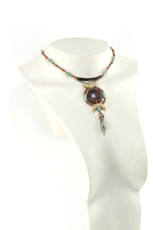 collier choker ethnique en bois & perles