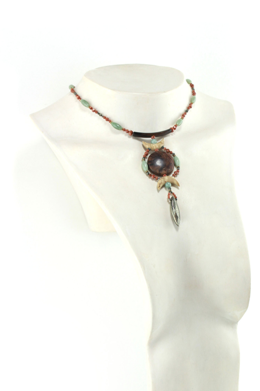 collar gargantilla étnico de madera y perlas