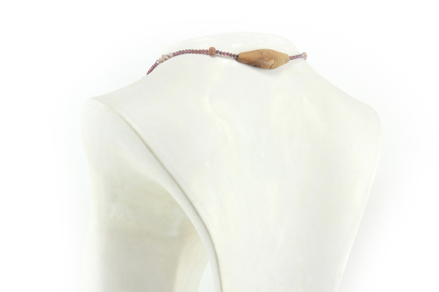 Mystische Krawattenkette aus Palo-Santo-Holz und Perlen