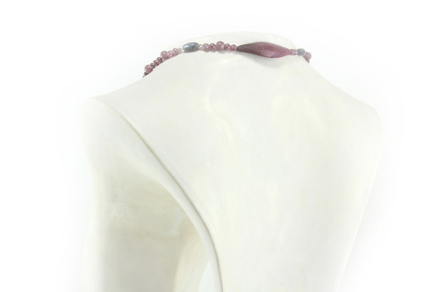 Collier violet et gris bois d'Amarante et perles de Labradorite