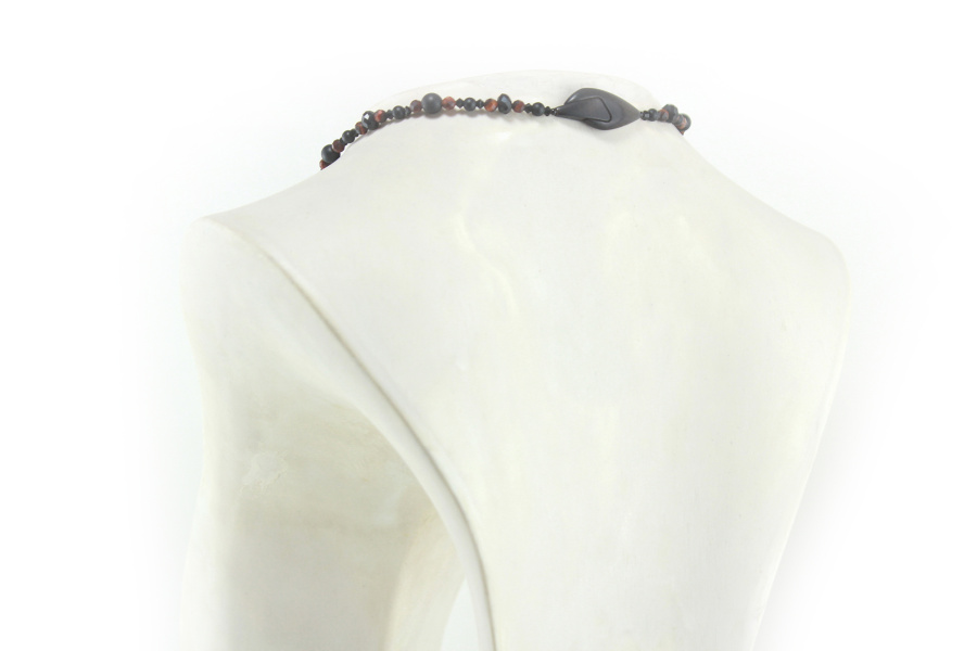 Design-Halskette aus exotischen Hölzern & Naturperlen