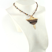 Collar japonés de madroño y abedul precioso