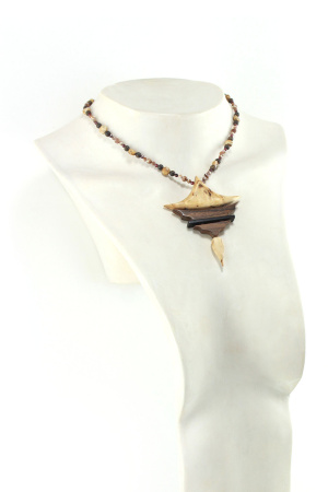 Collier japonais en bois précieux de Bouleau Madré et de Palissandre