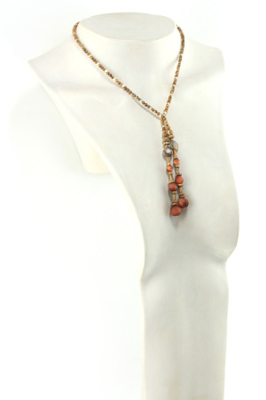 Force & ancrage pour ce collier écharpe minérale en perles naturelles