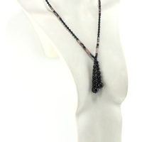 Collier lariat Mystique en perles naturelles de Rhodonite