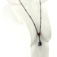 Collar lavallière único en granate y jaspe, hecho a mano, elegante y colorido.