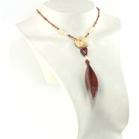 Collier majestueux en bois de Padouk