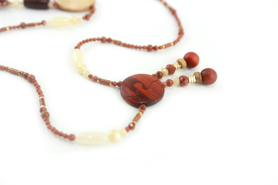 Collier majestueux en bois de Padouk