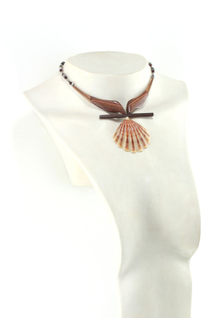 Collier nature en bois de Violette et nacre