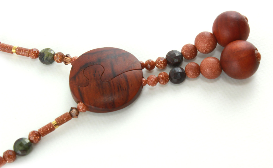 Collier princesse en bois sculpté & perles naturelles