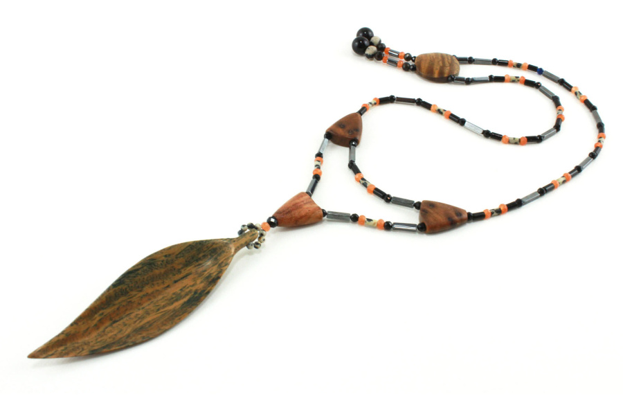 Collier princesse magnétique en bois exotique