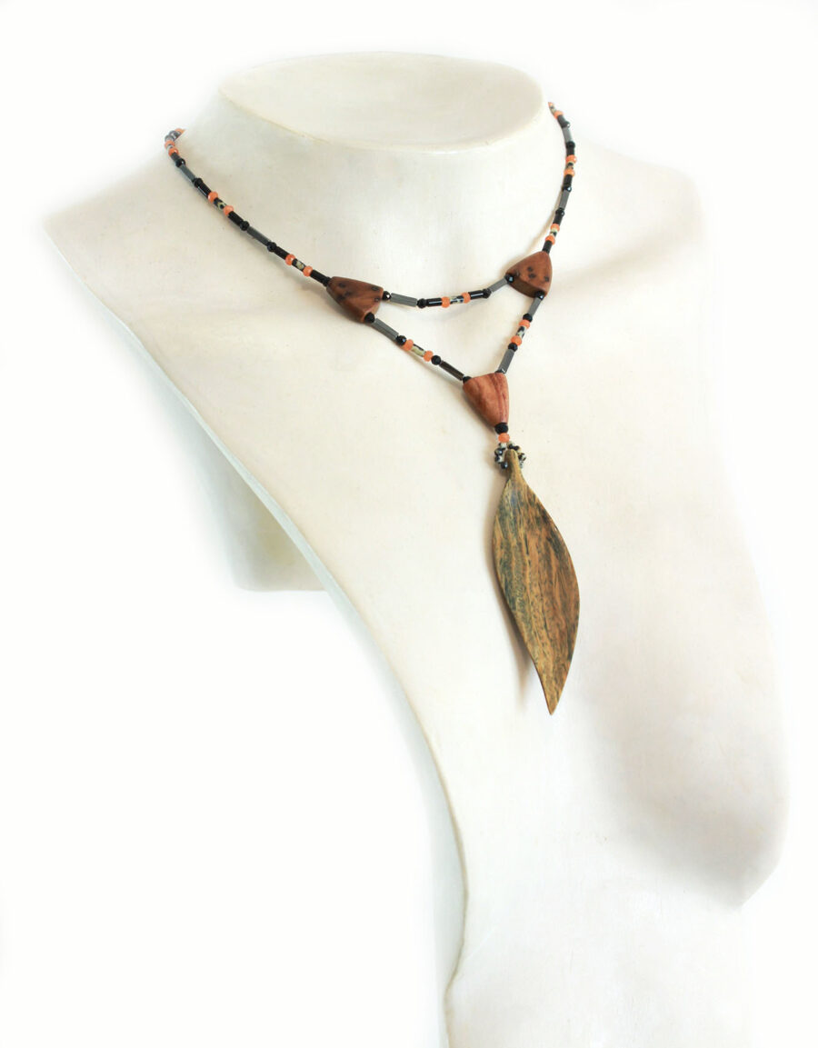 Collier princesse magnétique en bois précieux et perles naturelles