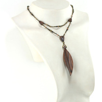 Schlichte Prinzessinnen-Halskette aus exotischem Holz