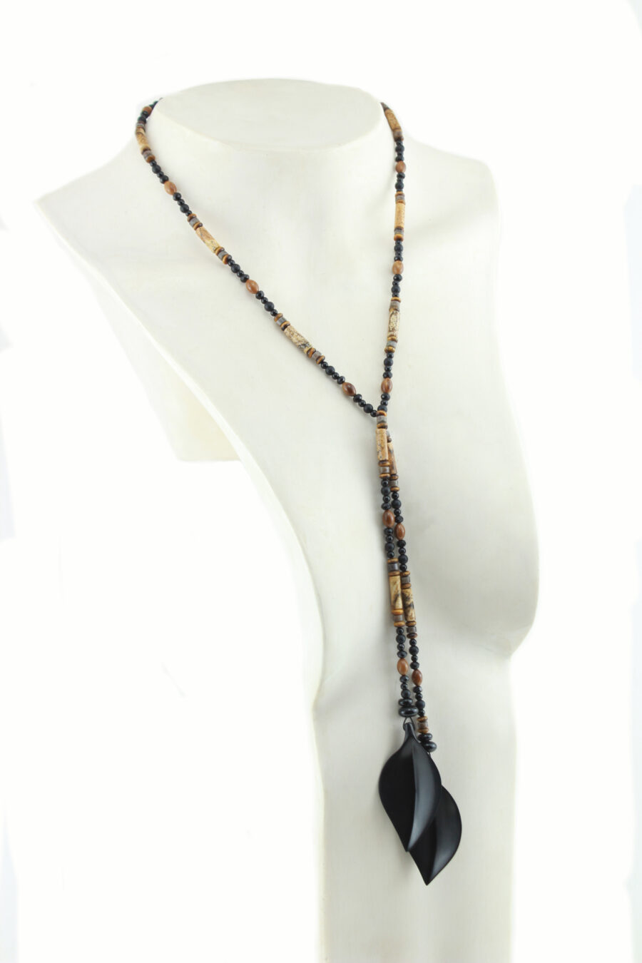 Collier talisman double feuille en Ébène de Macassar