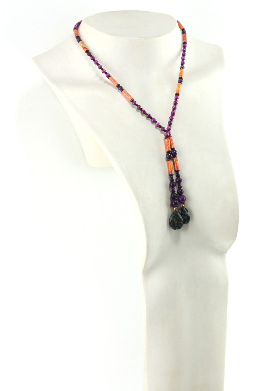 Collier violet intense de Sugilite et pierre de sédiment orange - bijou artisanal