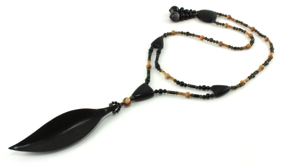 Collier princesse en Ebène de Madagascar intense - Bijou unique fait main