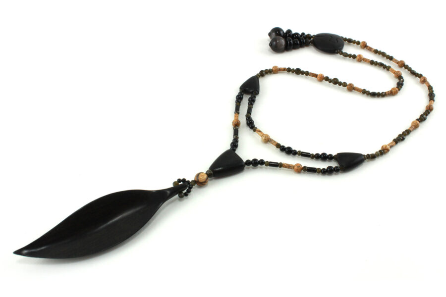 Collier princesse en Ebène de Madagascar intense - Bijou unique fait main