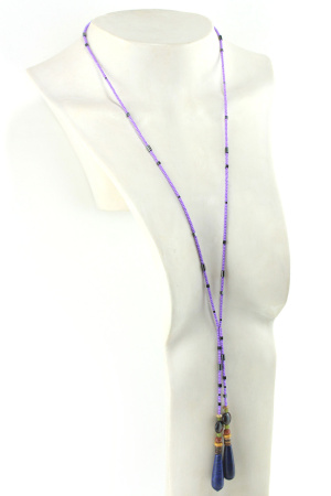 Lazo de lapislázuli y perlas malva: elegancia mineral atemporal