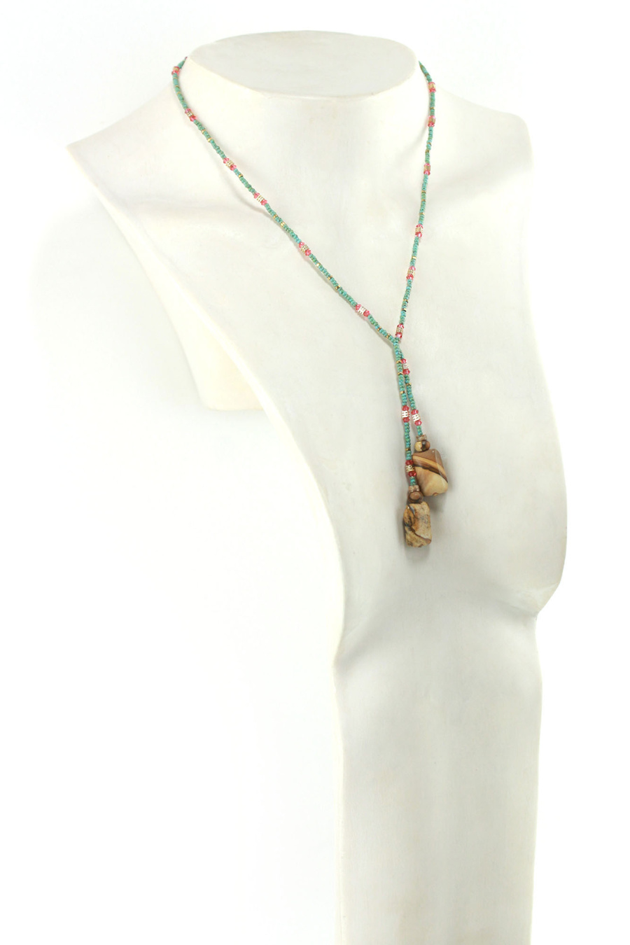 Lariat de jaspe verde y rosa anaranjado: elegancia natural y colorida