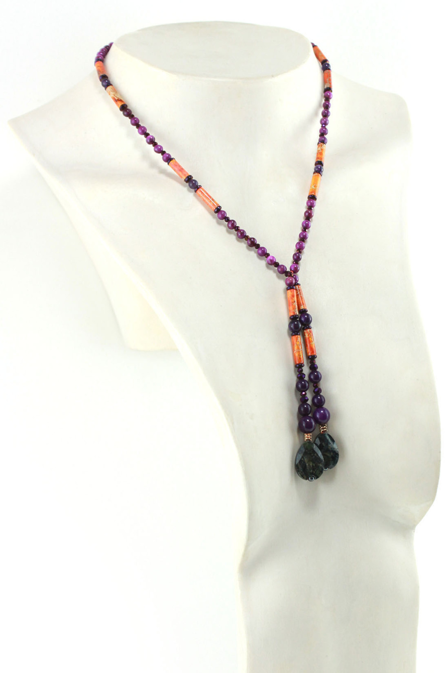 Collier violet intense de Sugilite et pierre de sédiment orange - bijou artisanal