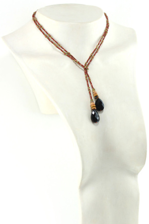 Lariat de obsidiana bohemia: elegancia natural e intemporal