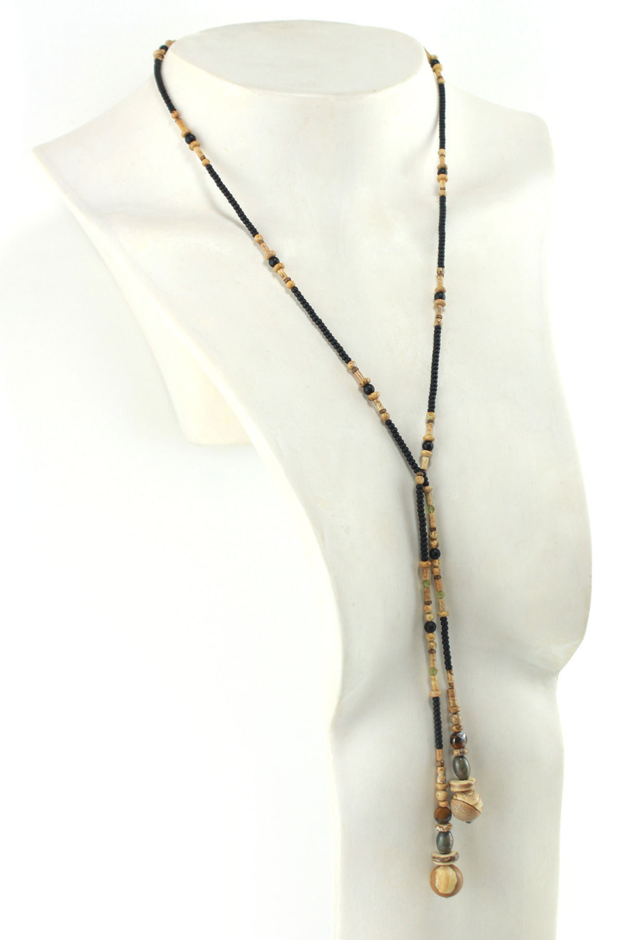 Collar de lazo bohemio elaborado con cuentas de jaspe natural