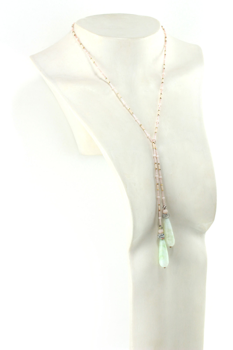 Lariat raffiné en Perles fines de Jade et de Mica