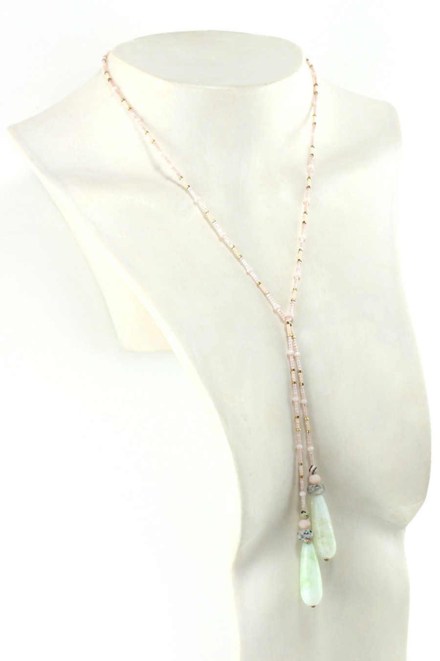 Lariat raffiné en Perles fines de Jade et de Mica