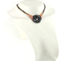 Ras-de-cou artisanal en bois naturel d'Ebène