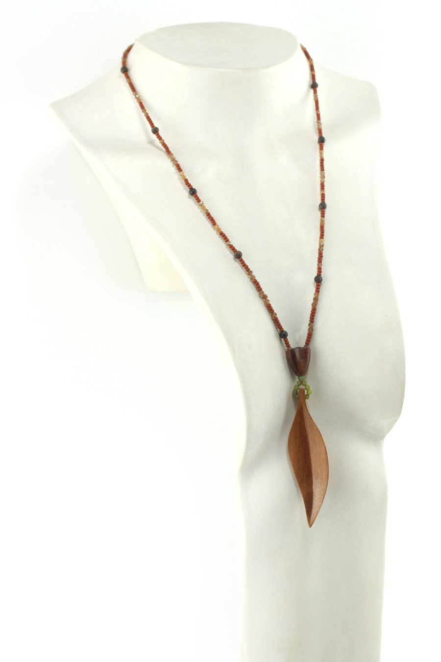 Sautoir en Bois exotique & perles naturelles