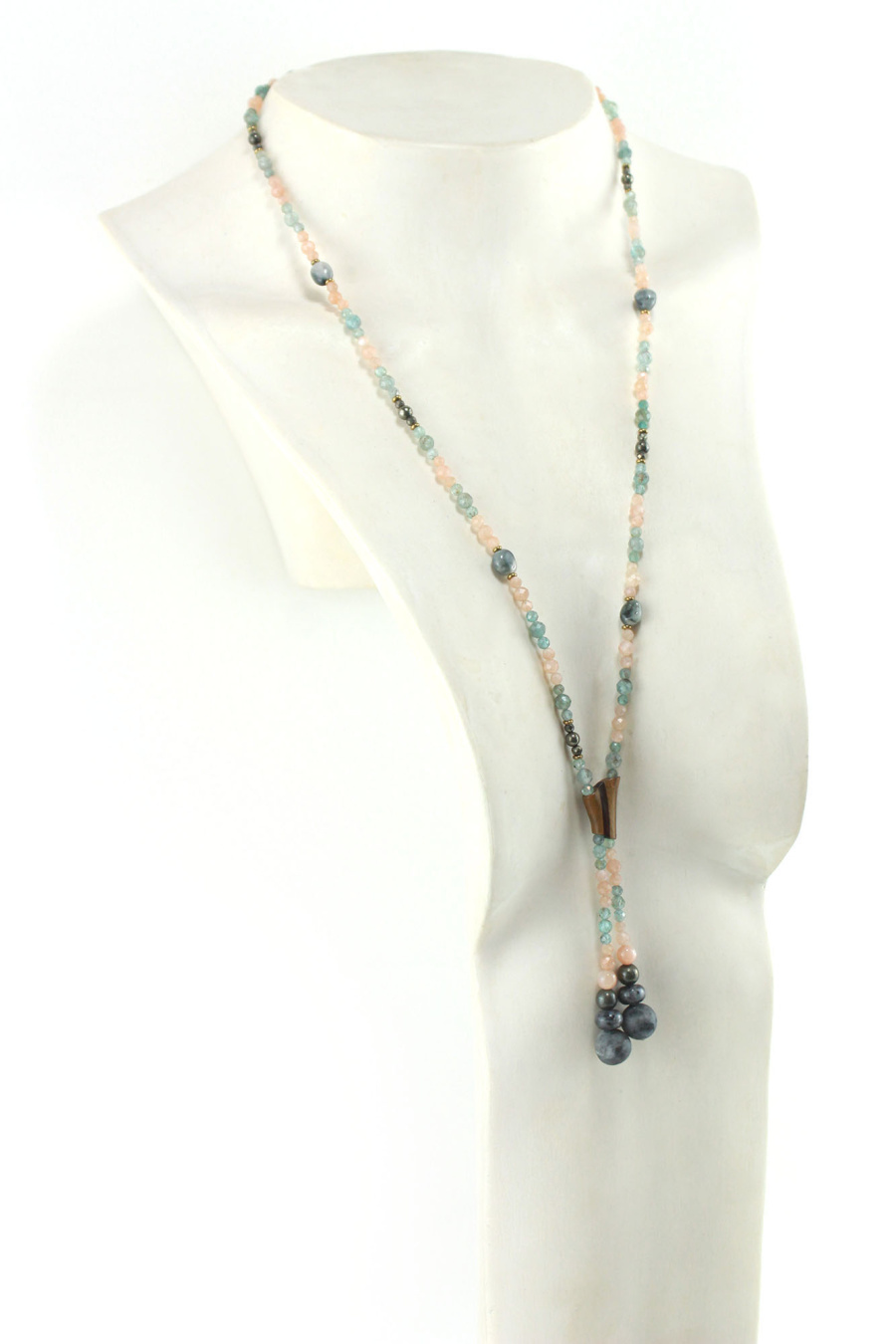 Sautoir organique en bois de Palissandre et perles de Kyanite