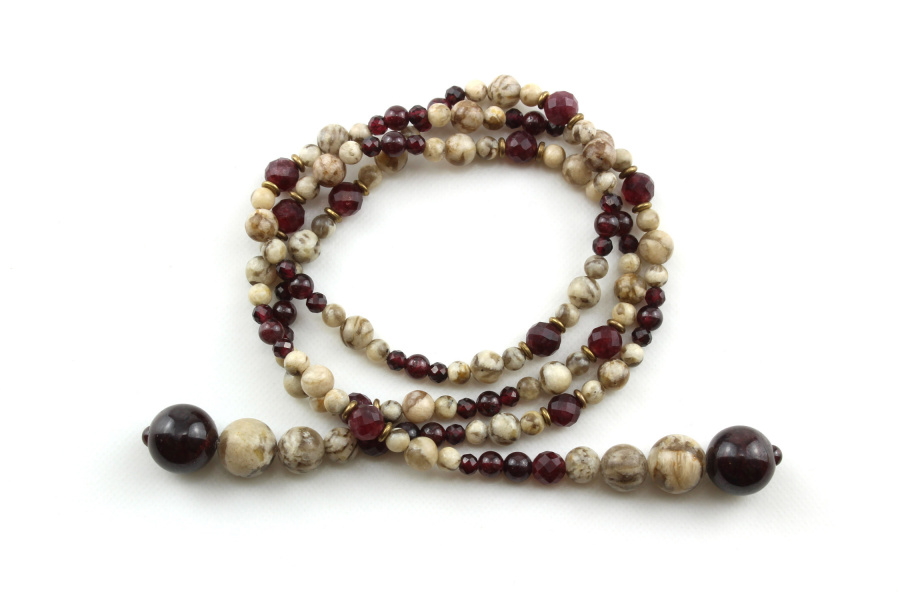 Collier Gourmand en Jaspe et Grenat – Nuances Bordeaux et Crème Marbrée