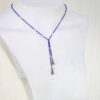 Écharpe en hématite avec pendentif coloré, moderne et boho pour toutes les occasions.