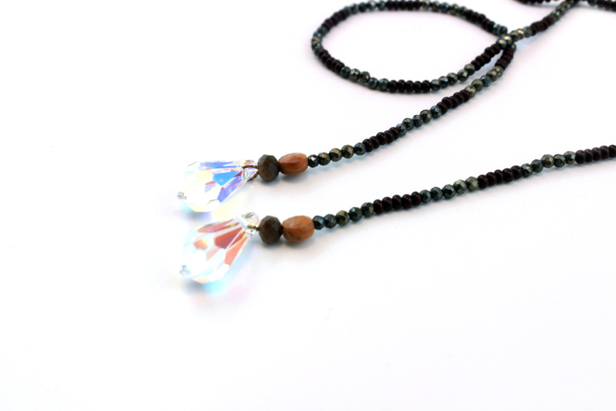 Lariat délicat en cristal Pur – Élégance et éclat minéral