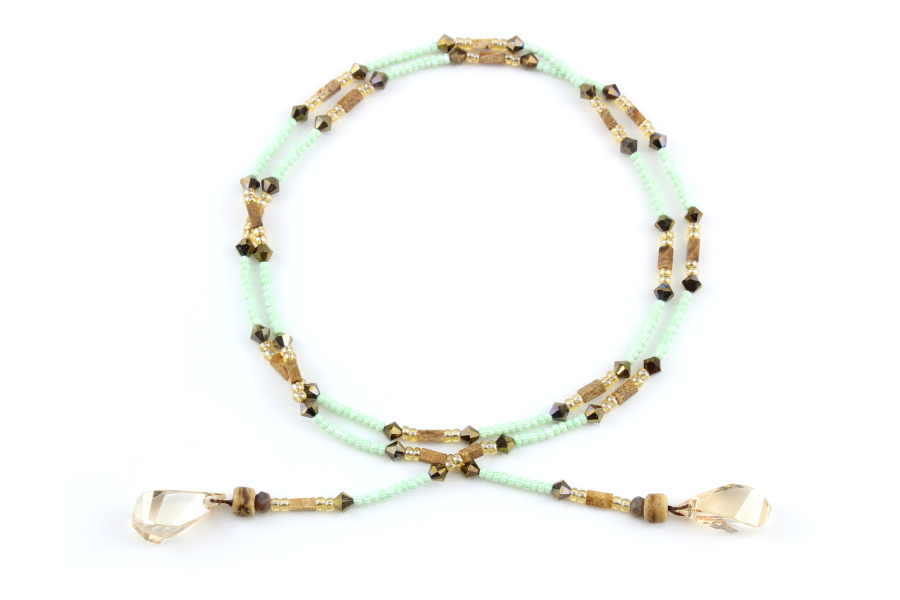 Collar luminoso de perlas y cristales – Un brillo refinado