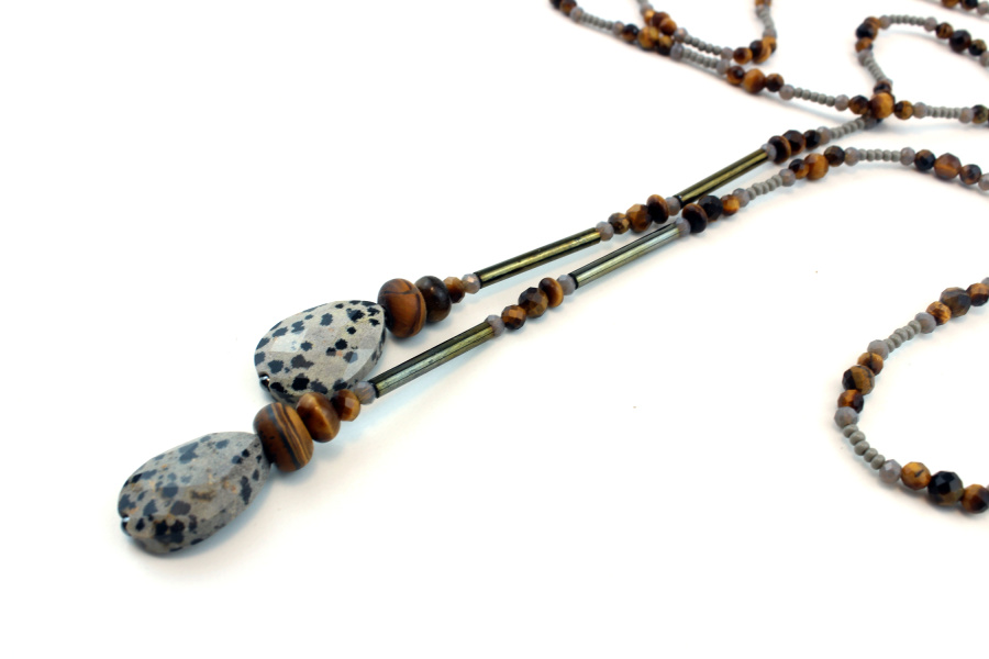 Lariat original en perles naturelles – Élégance et authenticité