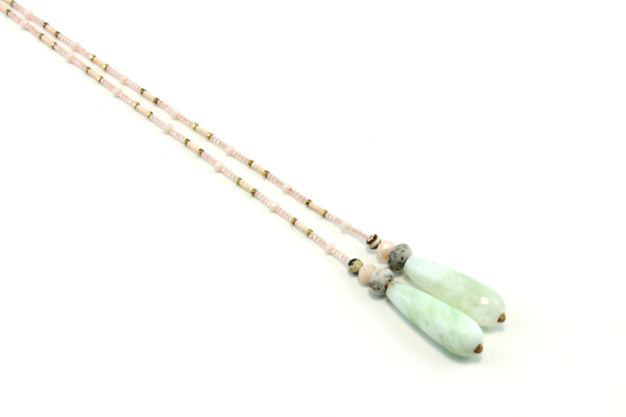 Lariat raffiné en Perles fines de Jade et de Mica – Élégance et Douceur Minérale